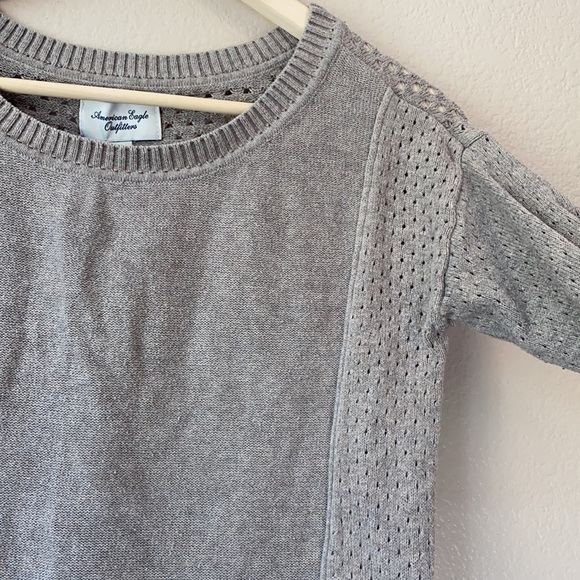 American Eagle Keyhole Tan Sweater sz Medium - Picture 6 of 9